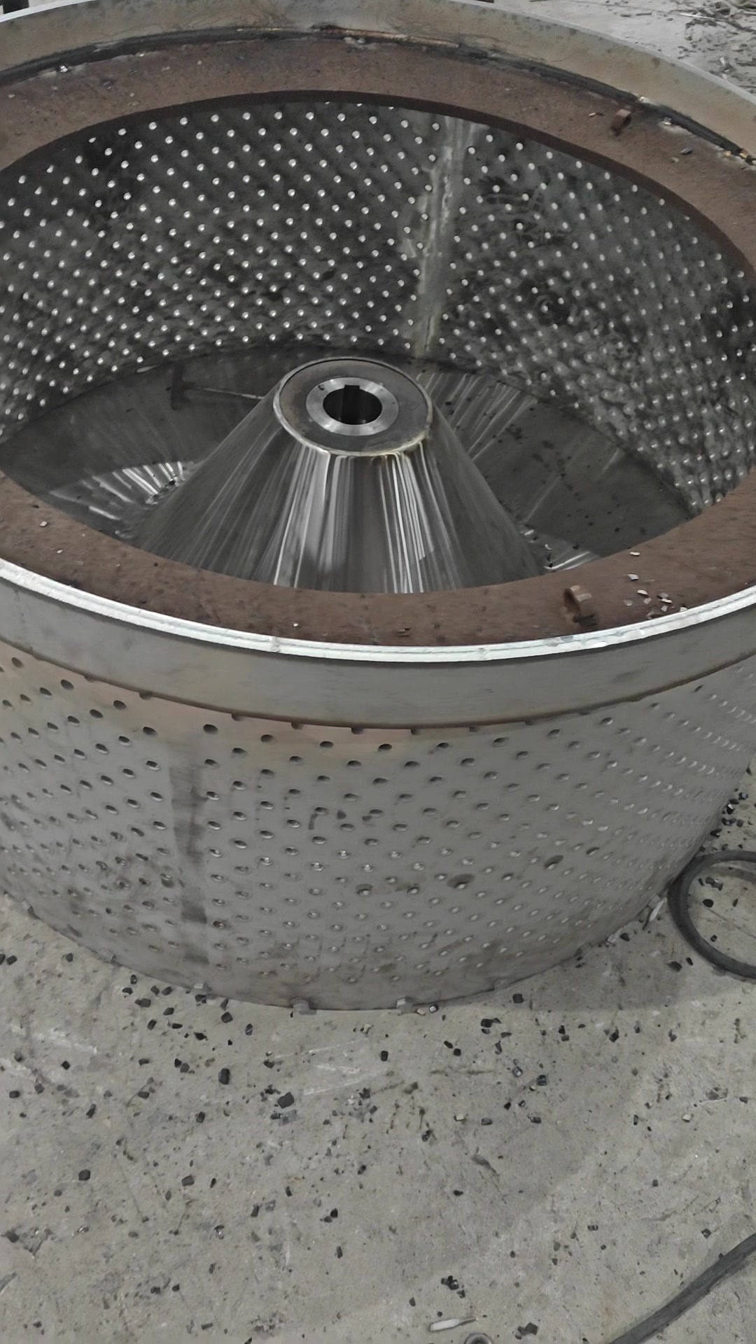 吊袋离心机转鼓焊接