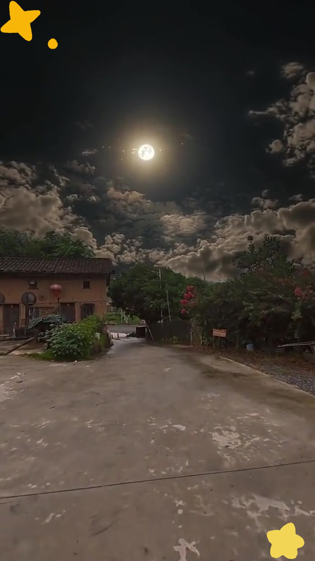 乡村夜景:灯火阑珊,静谧之美