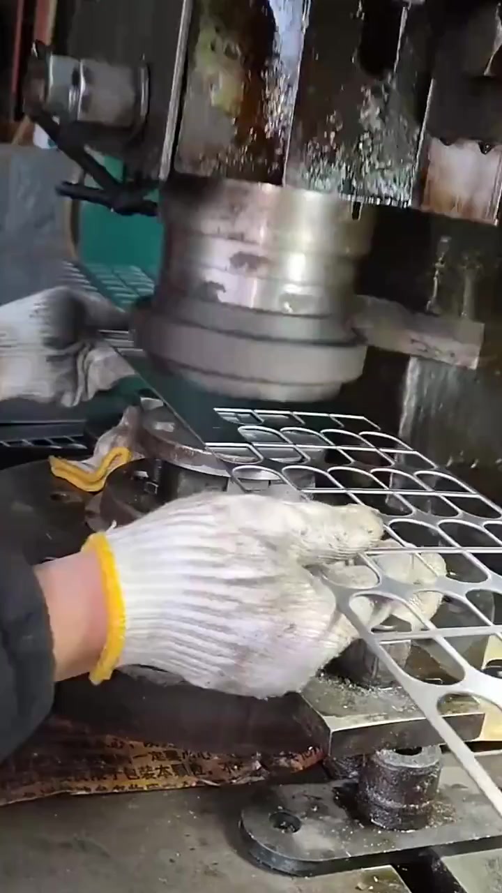 2025年冲压模具概念股相关上市公司名单收好啦！（11月27日）