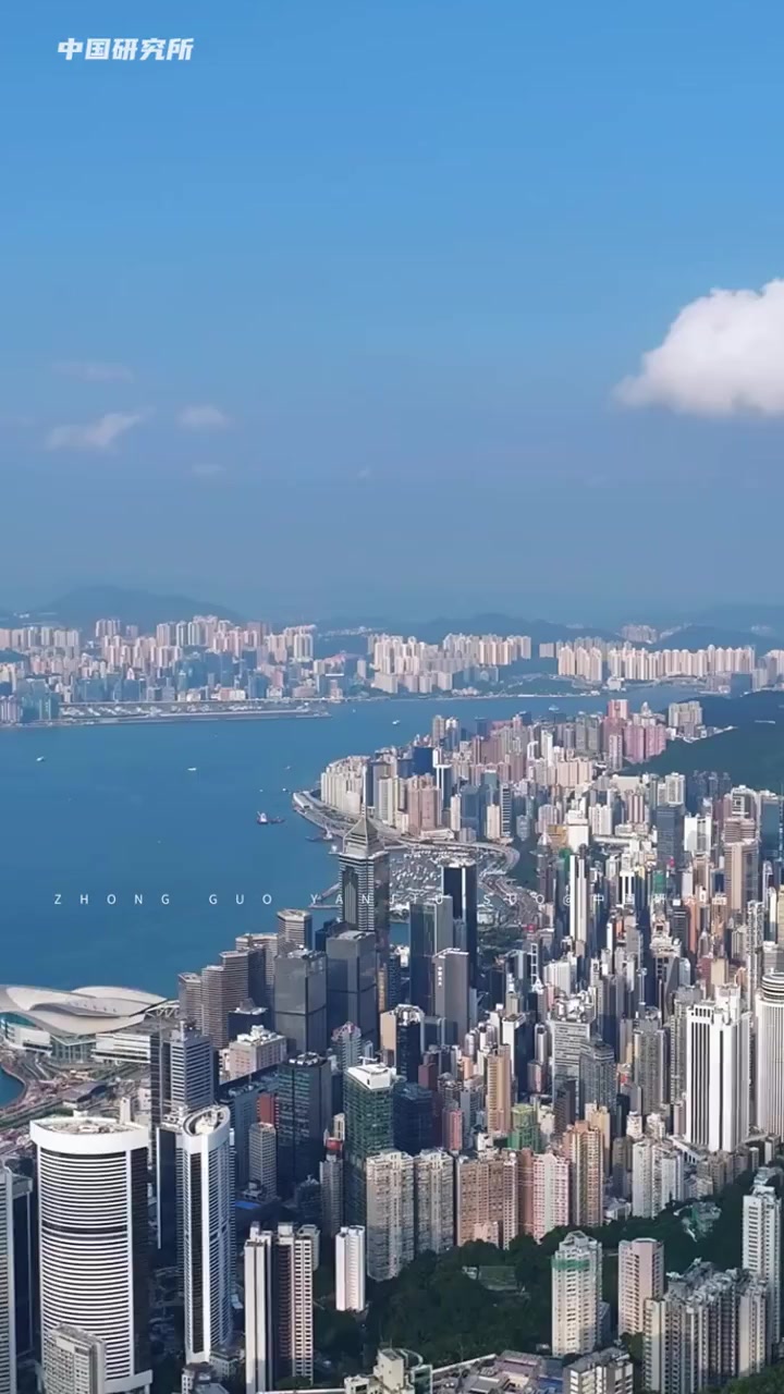 这是全国唯一一座被全世界公认的国际化大都市,香港
