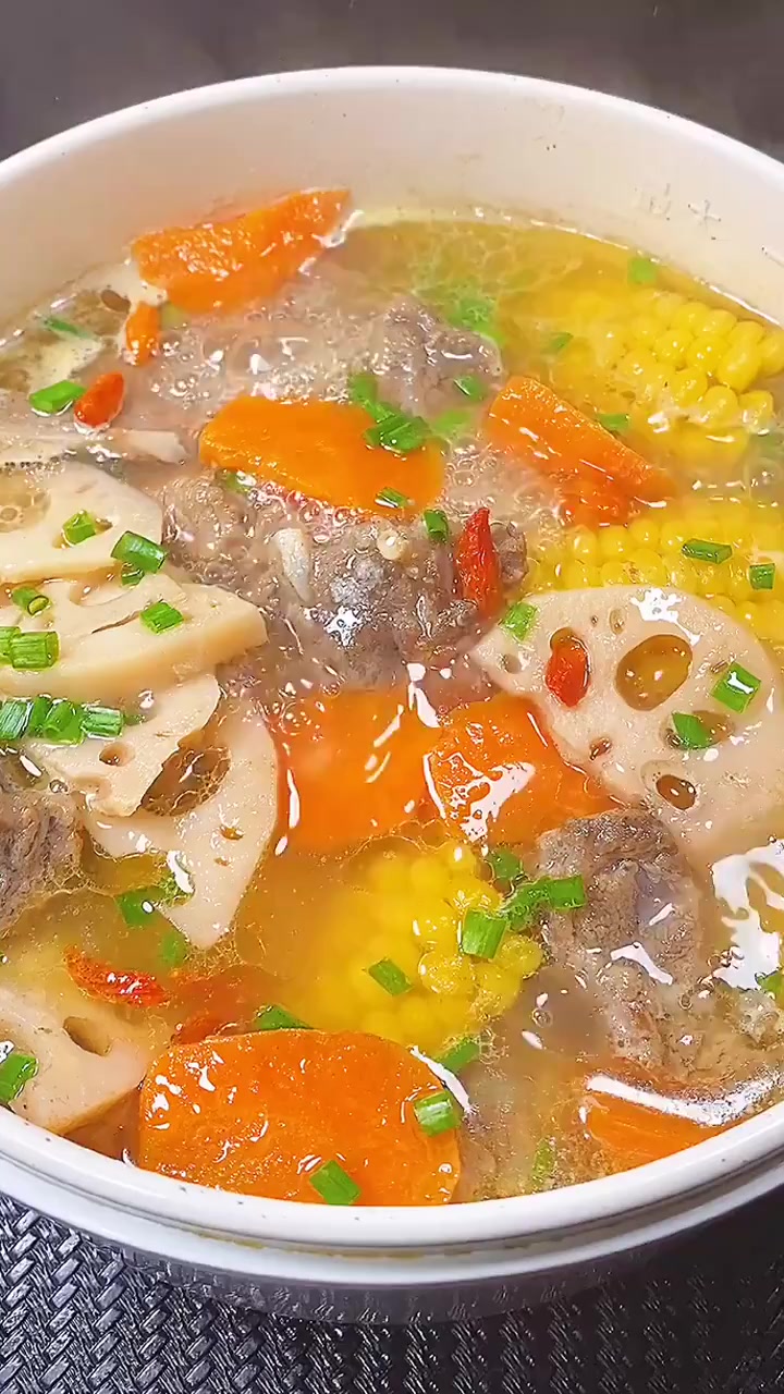 跟黄磊老师一起做莲藕排骨汤!