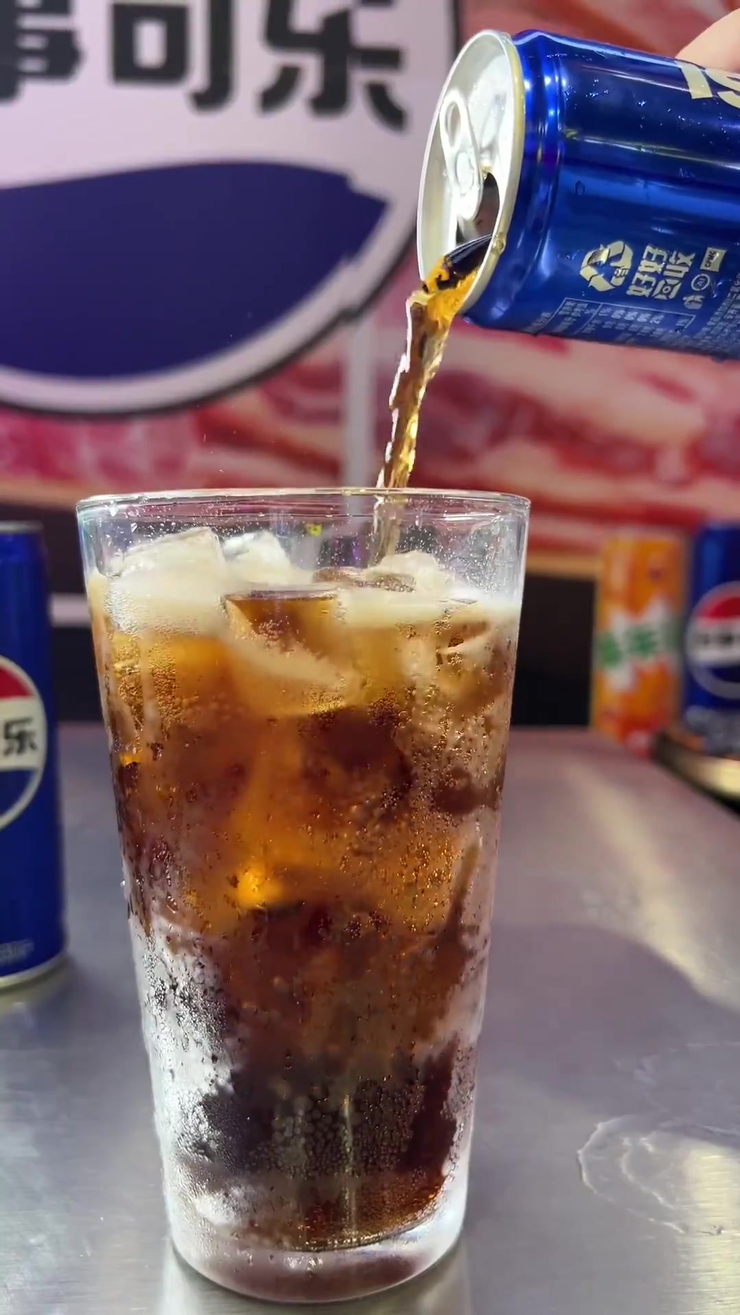 品尝美食又怎能少得了百事可乐的加成呢?