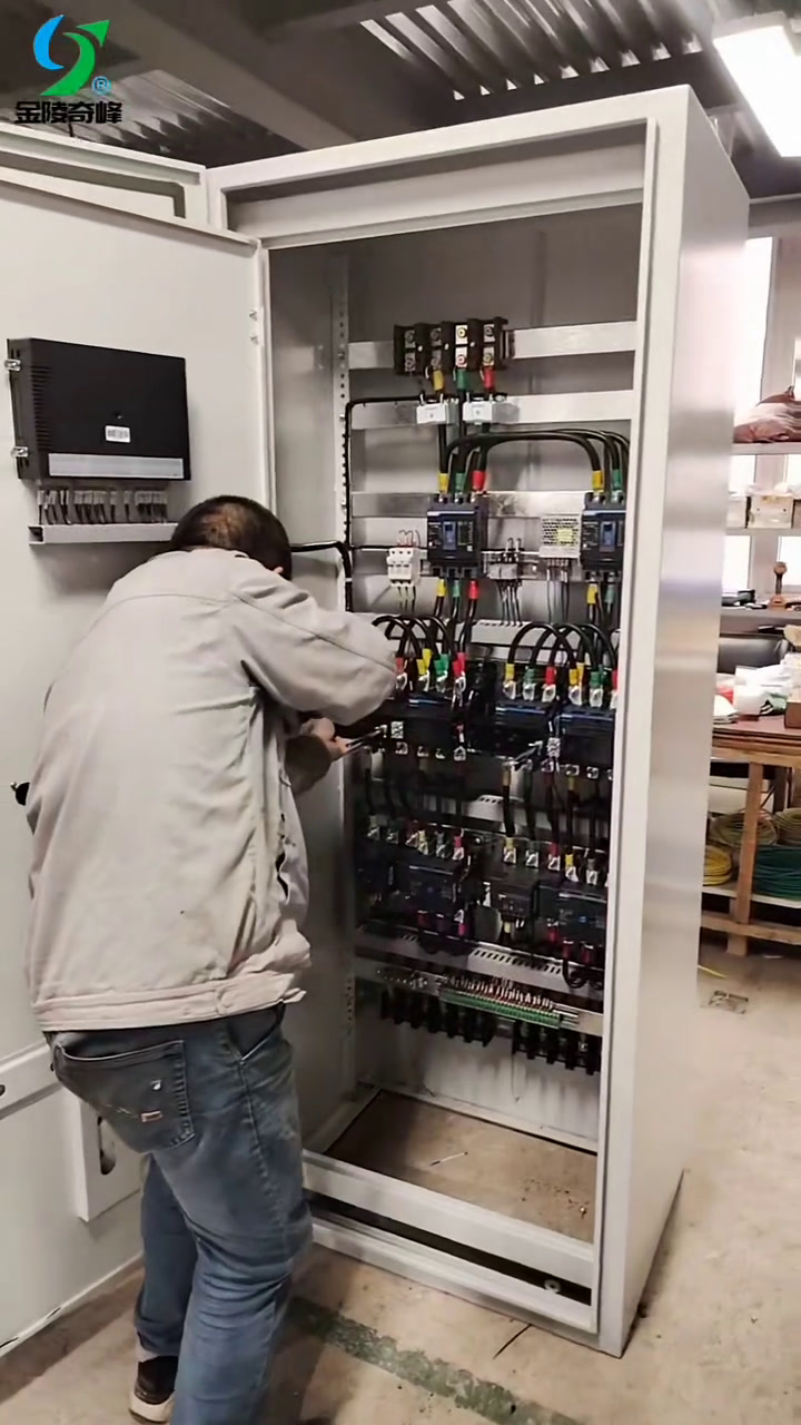 消防控制柜组装现场