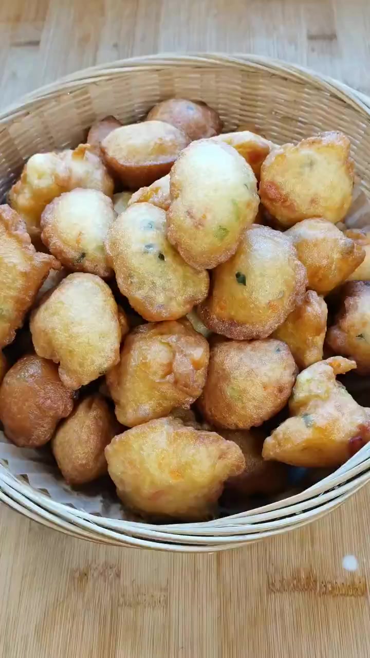 搁俺这老婆们都会炸这油菜疙瘩儿,现在的小媳妇给这起个洋气名叫