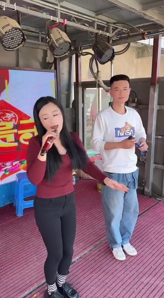和宝哥唱一段!