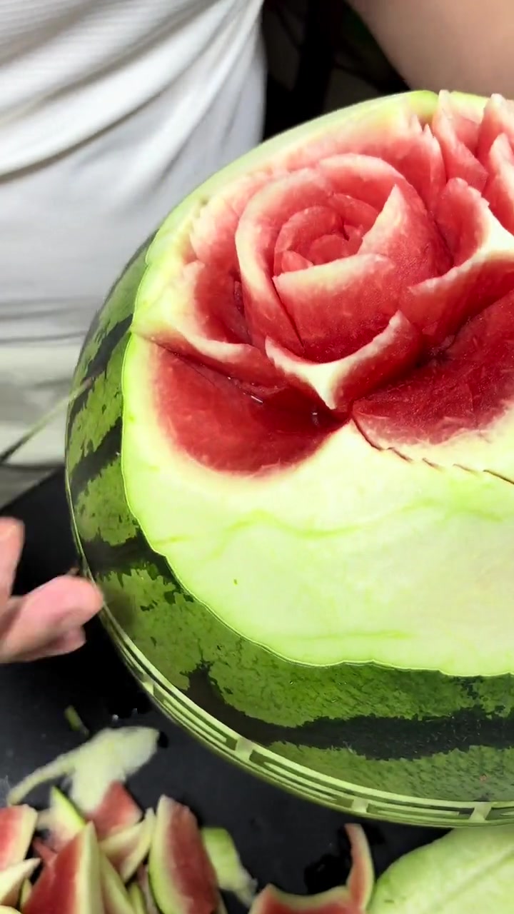 西瓜雕花简单教程