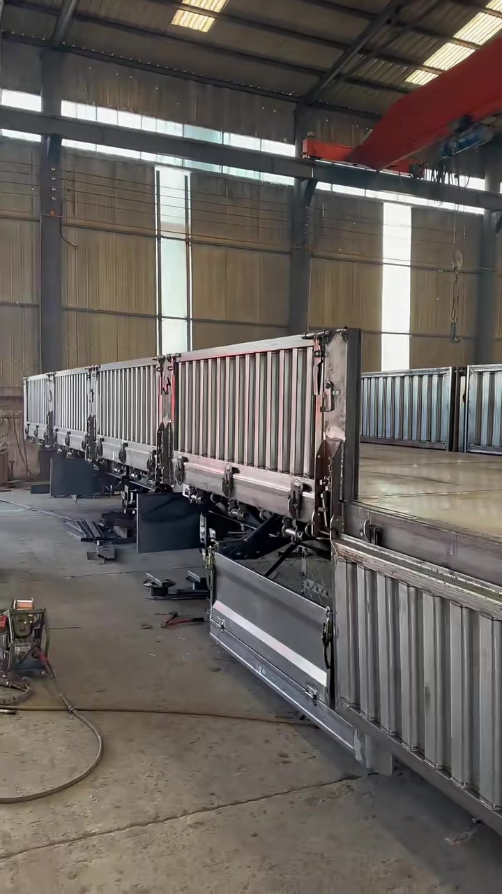 半挂车 不锈钢储水桶 不同的立柱,只要你能想,卡友就能搞!