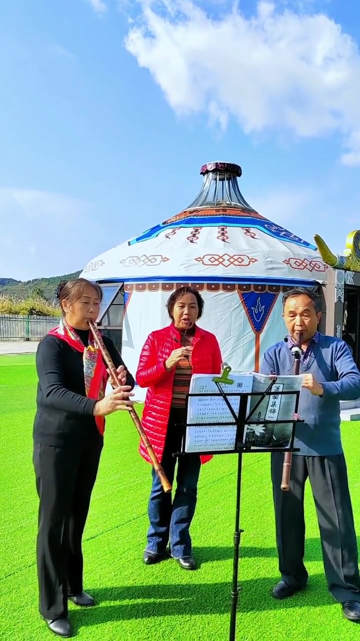玉屏箫笛美名扬,夫妻伴奏我来唱