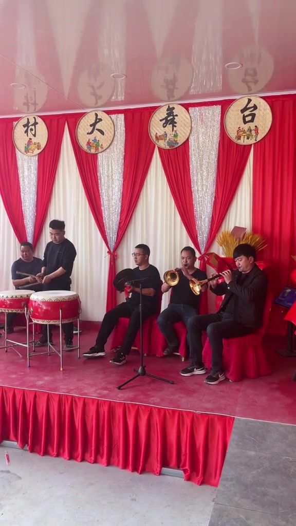 乡村舞台,民间唢呐演奏视频