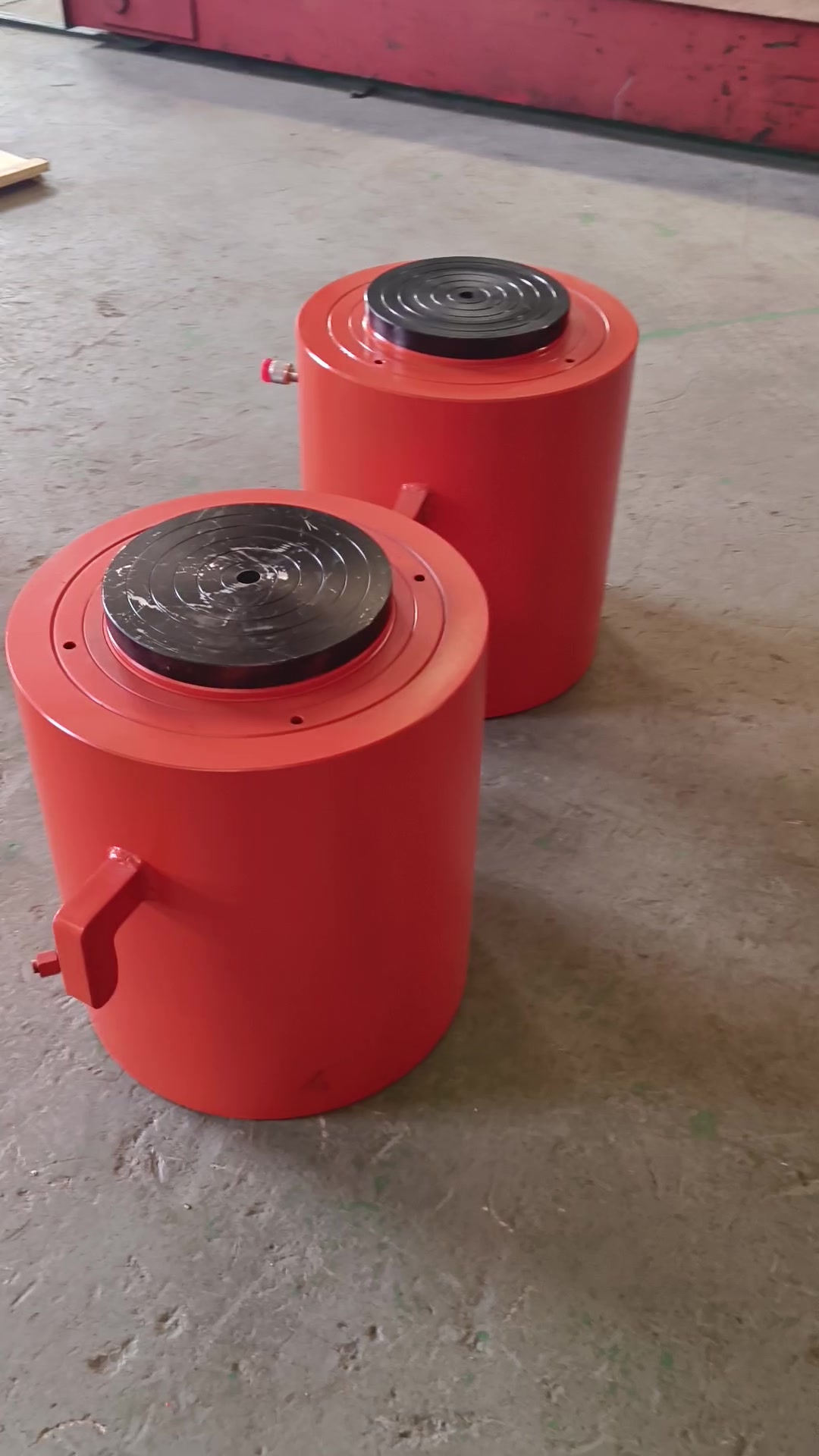 大吨位液压千斤顶 起重吨位100吨200吨320吨500吨