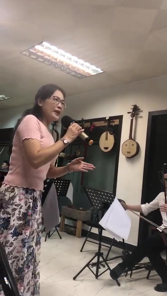 余琼莹老师曼龙音响