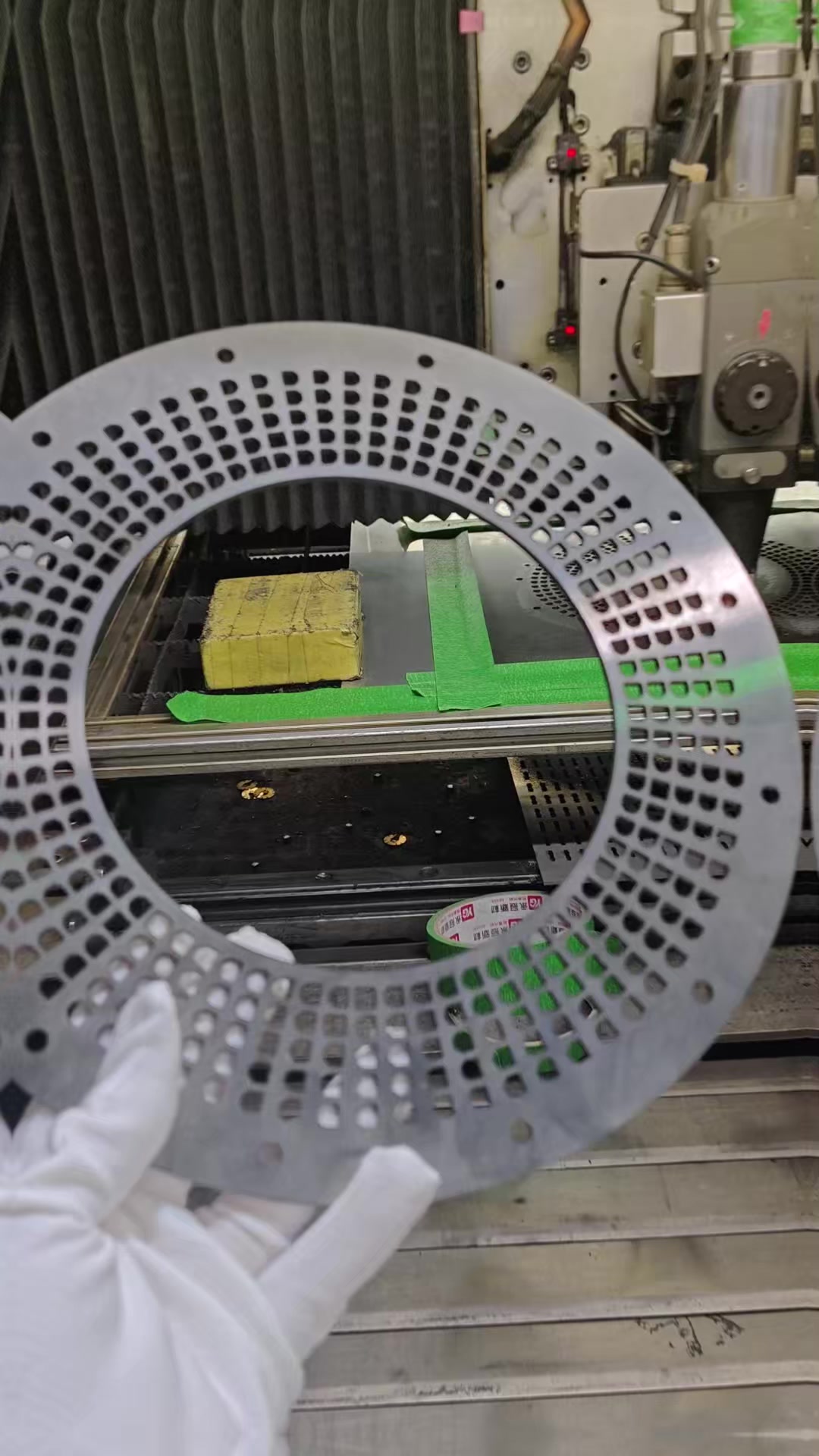 德龙激光跌100%成交额132亿元后市是否有时机？