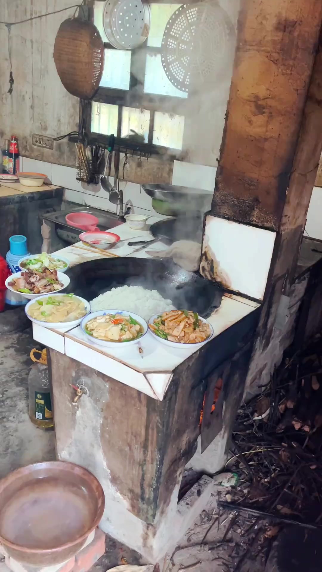 厨房虽破旧,但做出来的饭好吃农村美食 农村生活 人间烟火 地