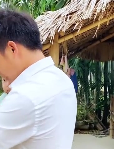 单亲妈妈莹莹和阿牛的误会解开越南女孩单亲妈妈乡村生活