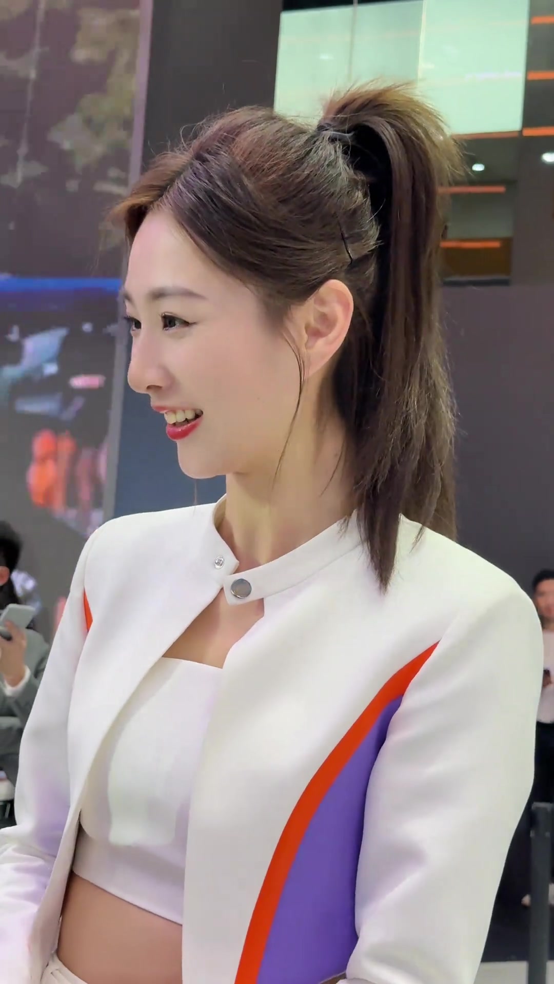 离婚以后的苏宁还是依旧这么漂亮车模小姐姐肤白貌美颜值天花板美