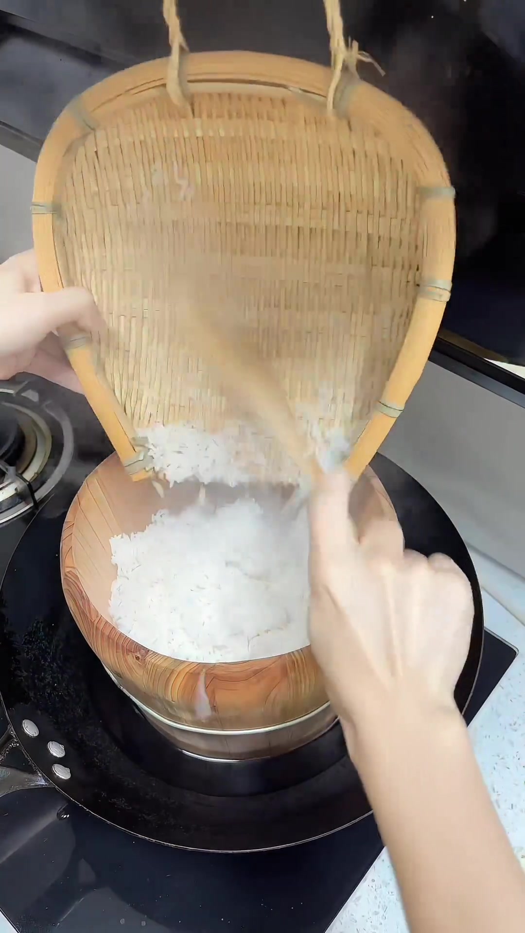 木桶饭 木甑子蒸饭 蒸米饭 木桶蒸米饭专用桶 制作过程