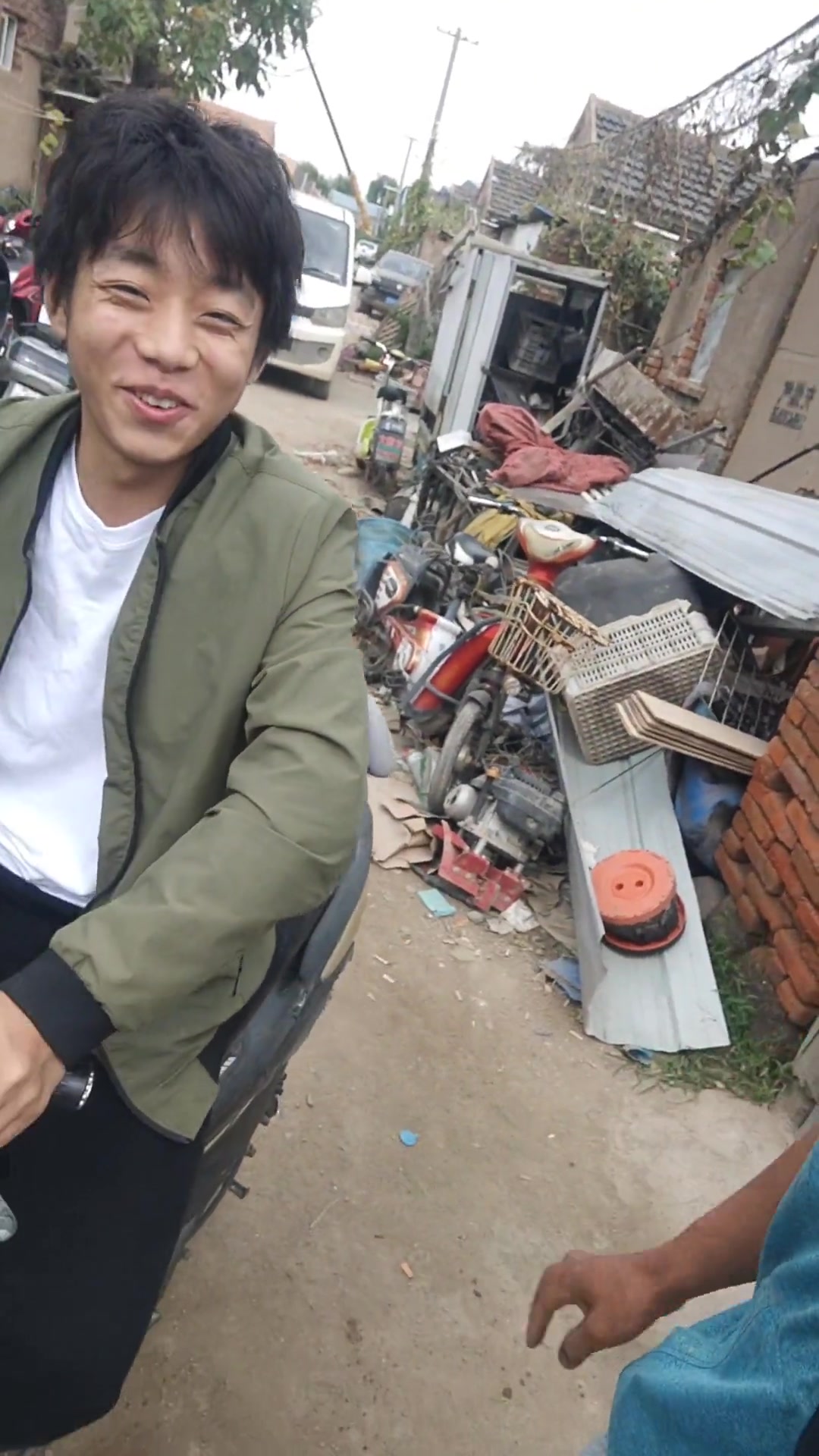 我说他就个穷屌丝你还不信 李帅叔叔