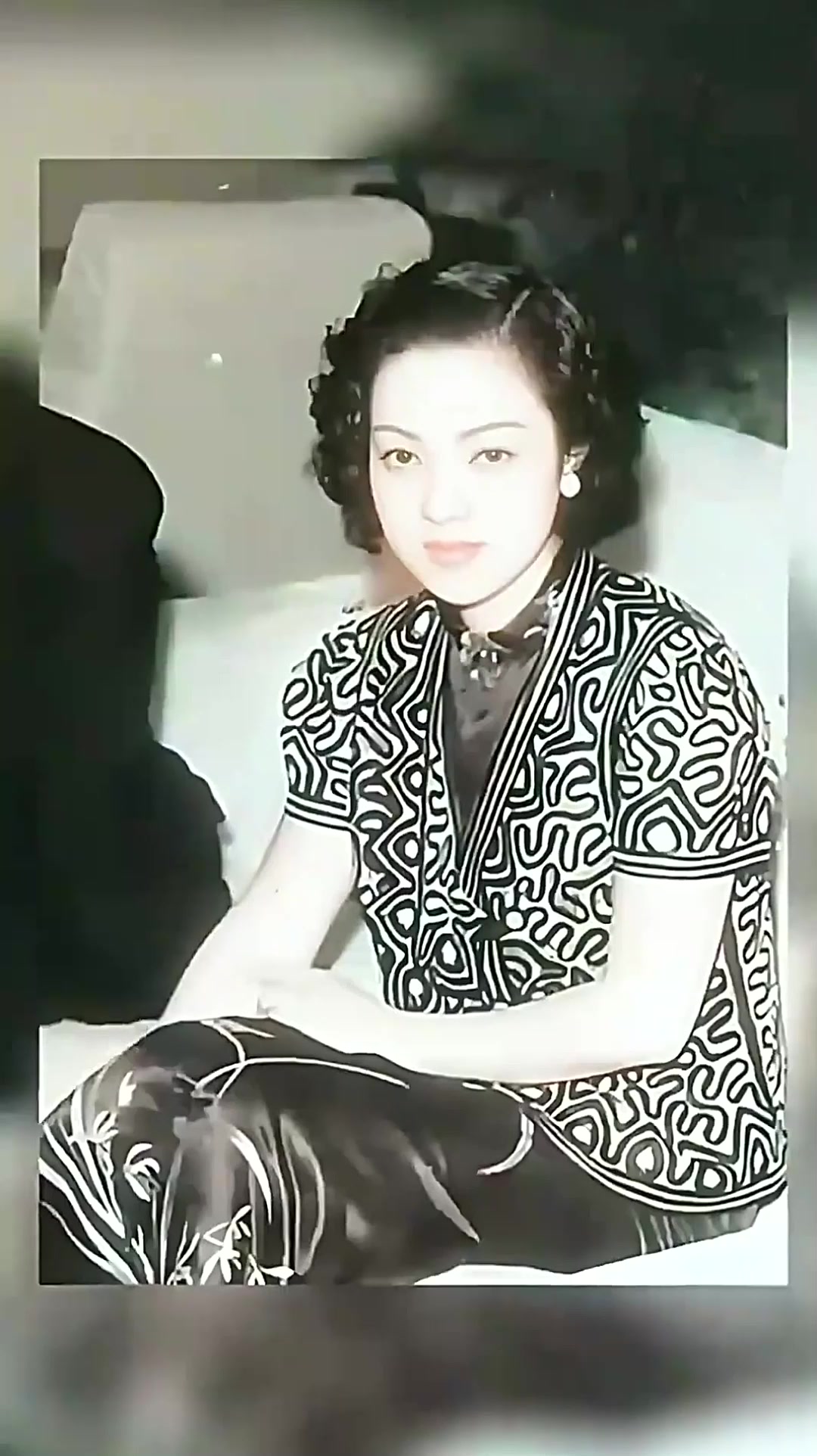 李香兰出生于辽宁省辽阳市,以一首《夜来香》红遍上海滩