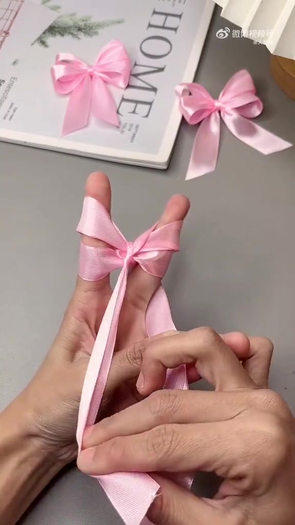 双层蝴蝶结系法小教程」双层蝴蝶结怎么系?