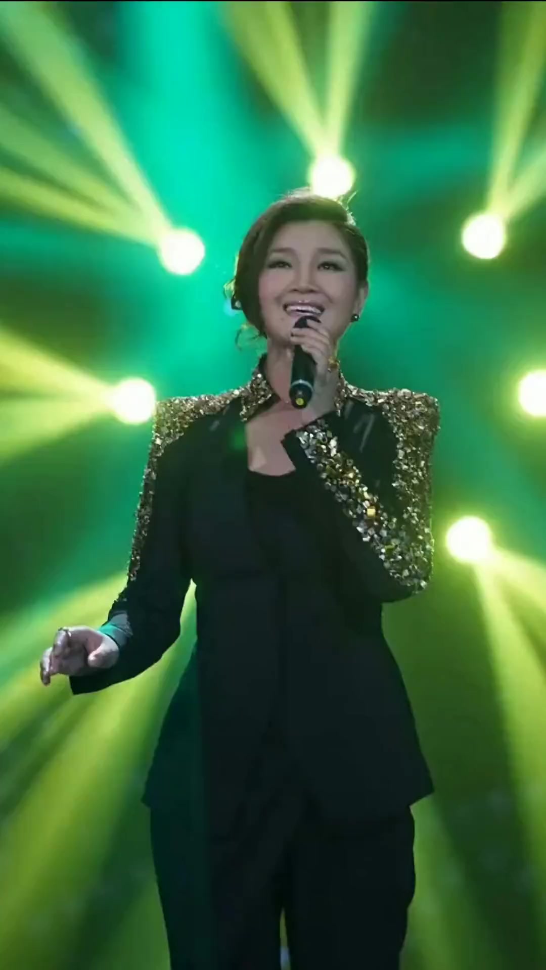 希望我的作品给您带来最美的回忆与快乐聆听天籁之音降央卓玛音乐分享