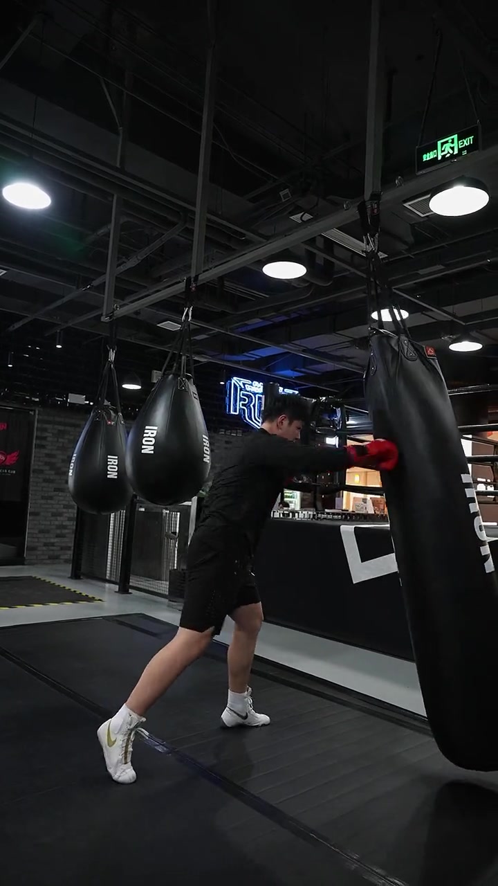 拳击沙袋训练 组合节奏沙袋