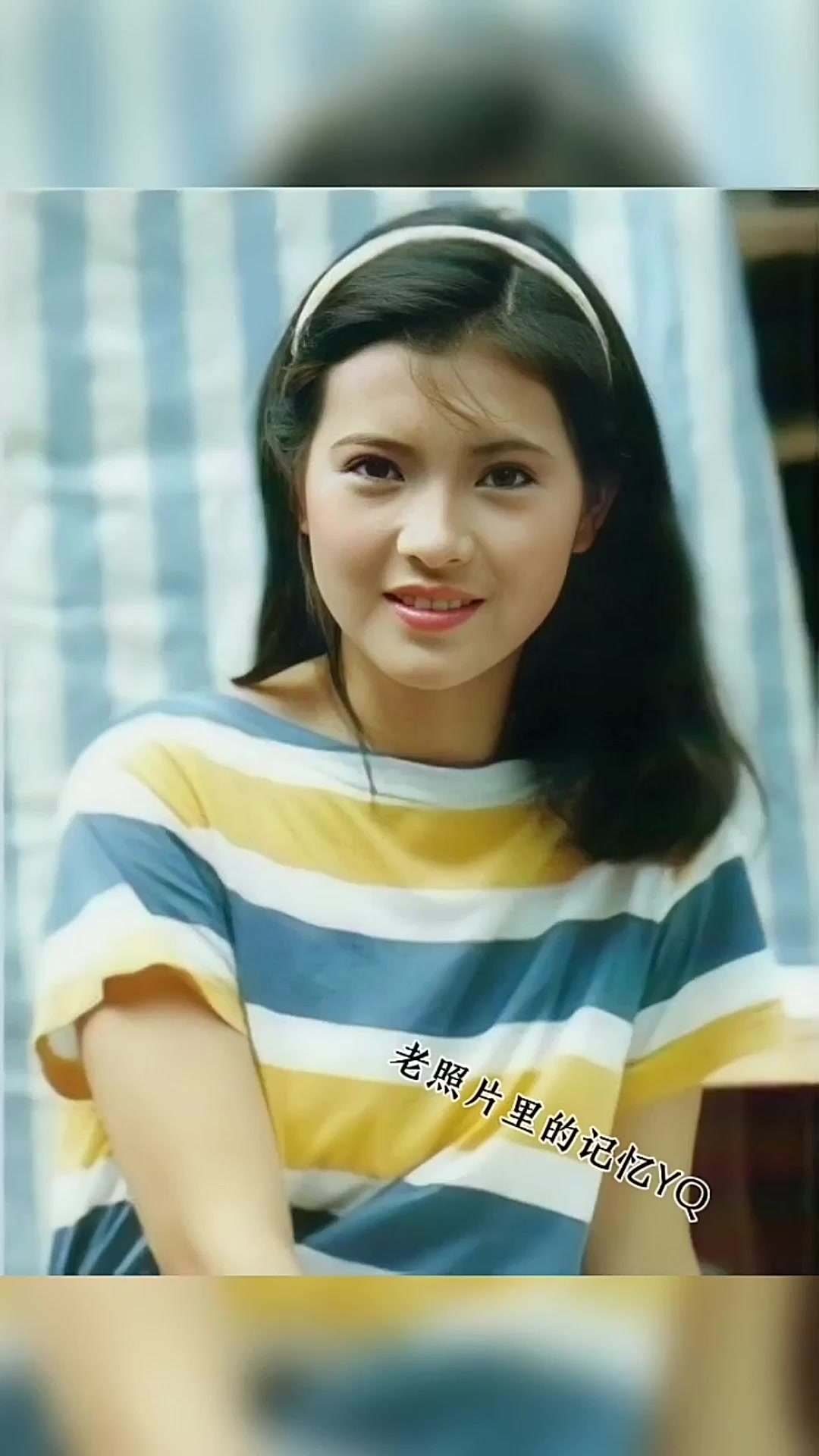 上世纪90年代,年轻时的蓝洁瑛一张美艳动人的写真照片.蓝洁瑛