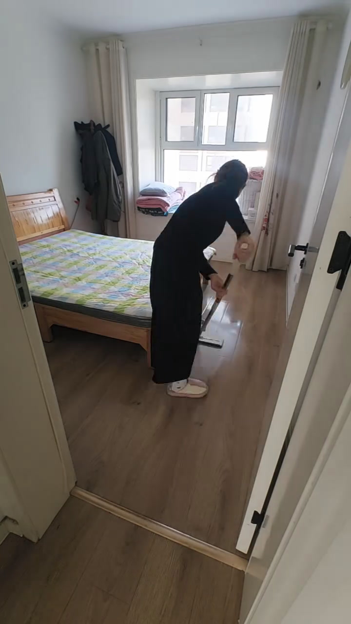 5的床,够俺娘俩做家务照片背影女生女生做家务图片背影做家务图片女生