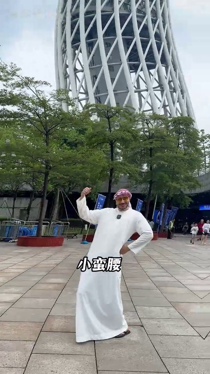 头顶一块布,全球我最富?阿拉伯老外挑战用100块在广州玩一天