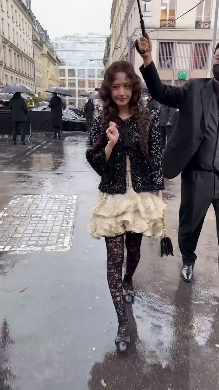 林允儿这么多年还是o型腿,证明矫正真的没有用