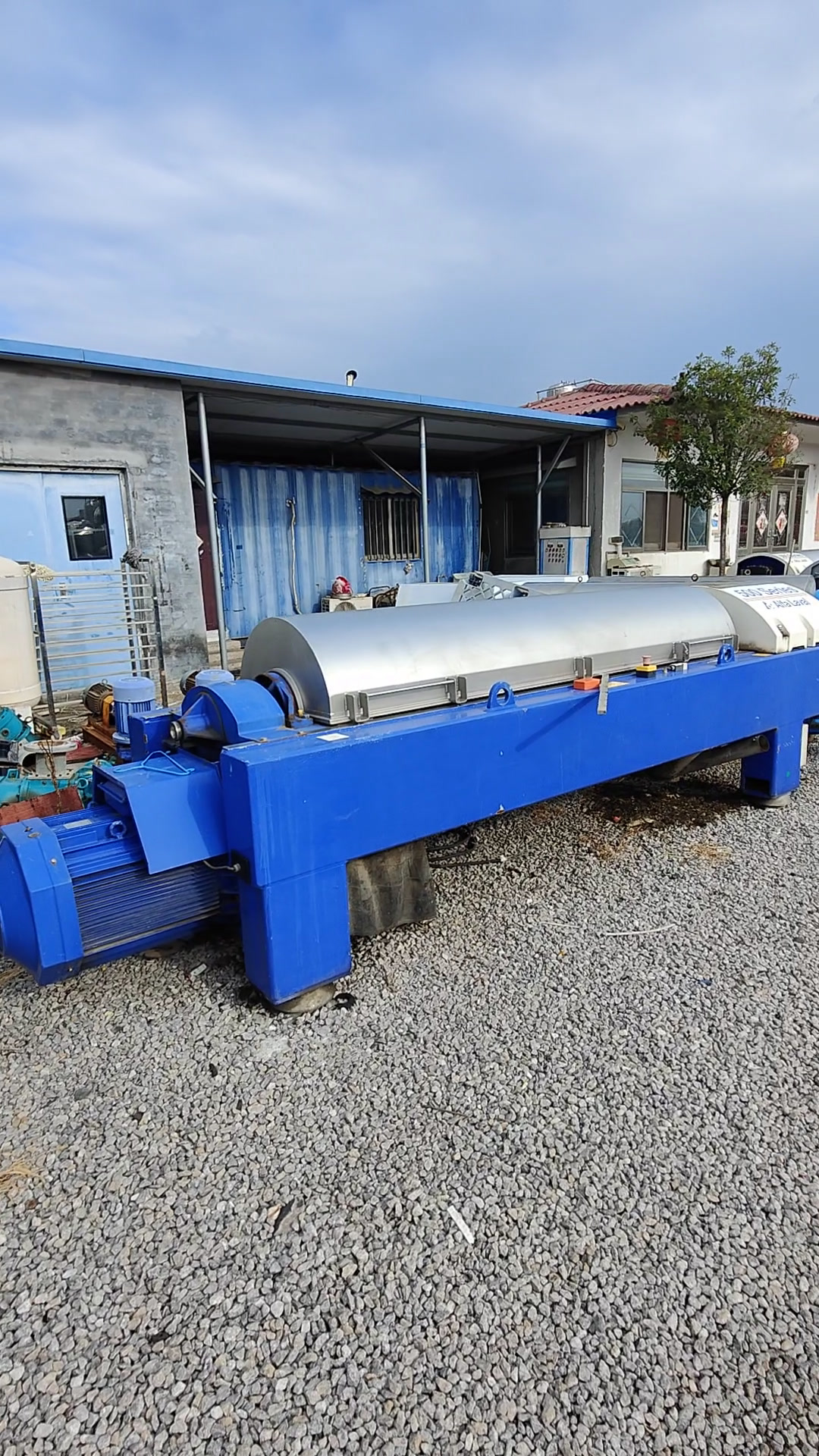 卧式螺旋沉降离心机全自动三相450卧式螺旋卸料沉降离心机