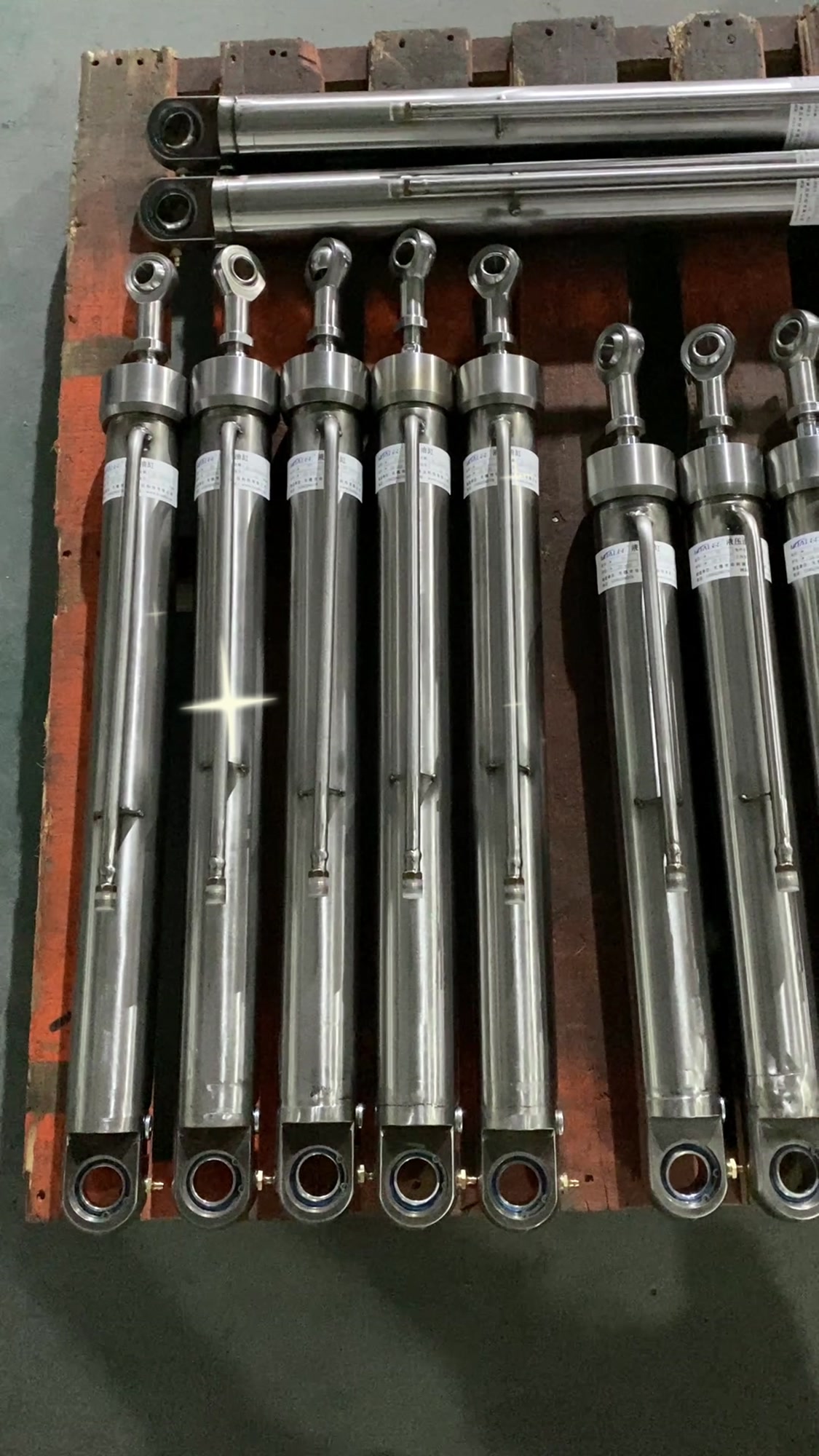 Cilindro hidr¨¢ulico para sistema el¨¦ctrico Beiben