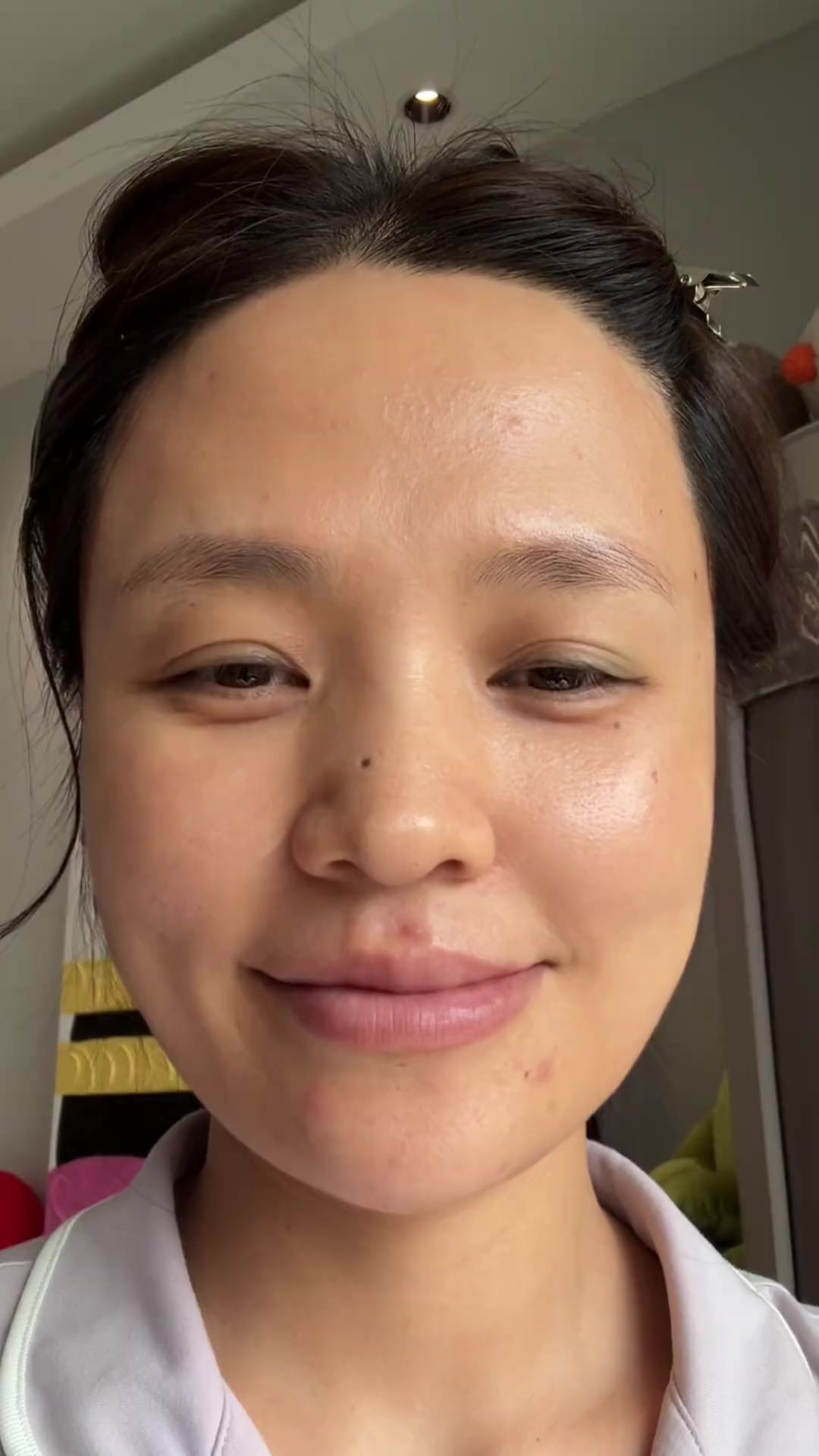 ins微瑕原生感妆容教程!带点微瑕疵的妆感,看起来就很生动!