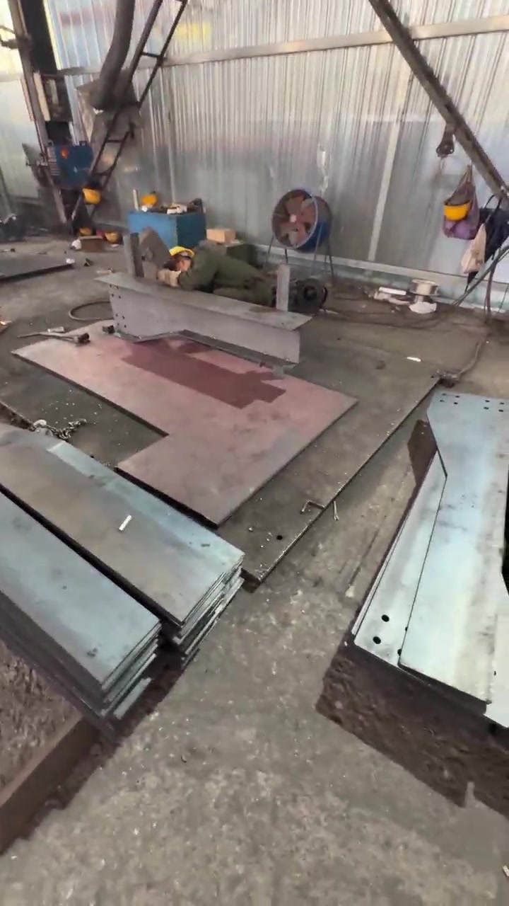 大型钢横梁本色焊接