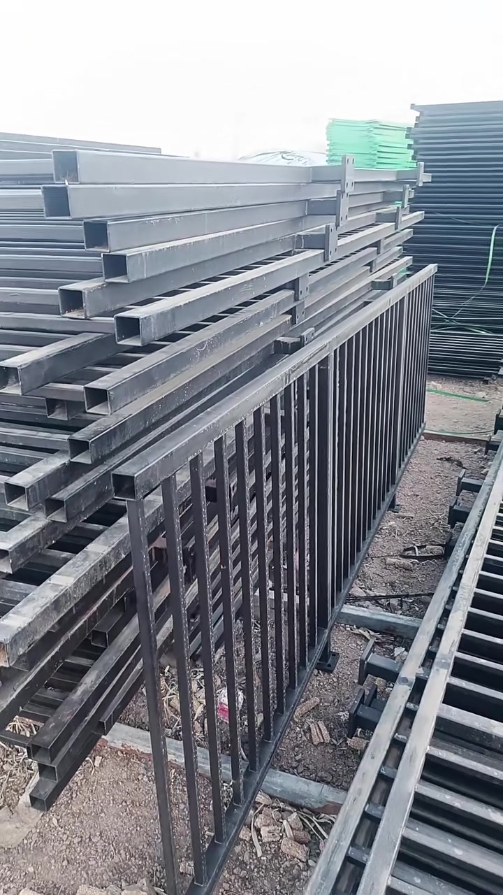 南通腾革获得起重机防护围栏专利下降晃动和滑移