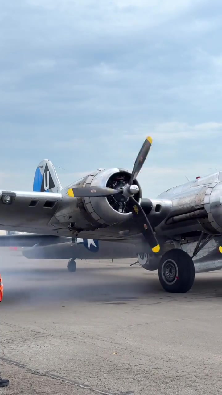 近距离赏析这架二战美国陆航轰炸机b17g空中堡垒