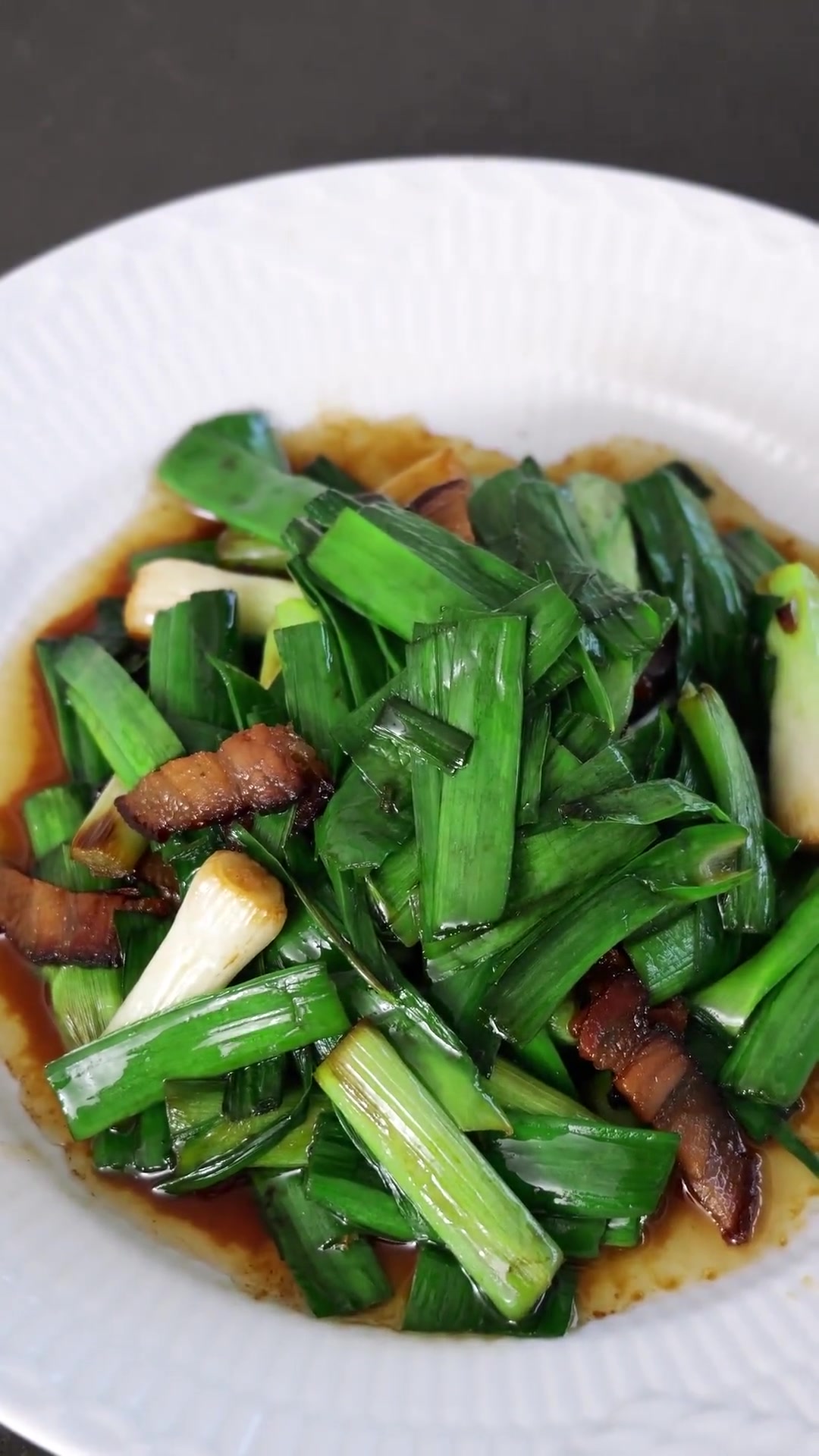 美味的酱肉炒大蒜