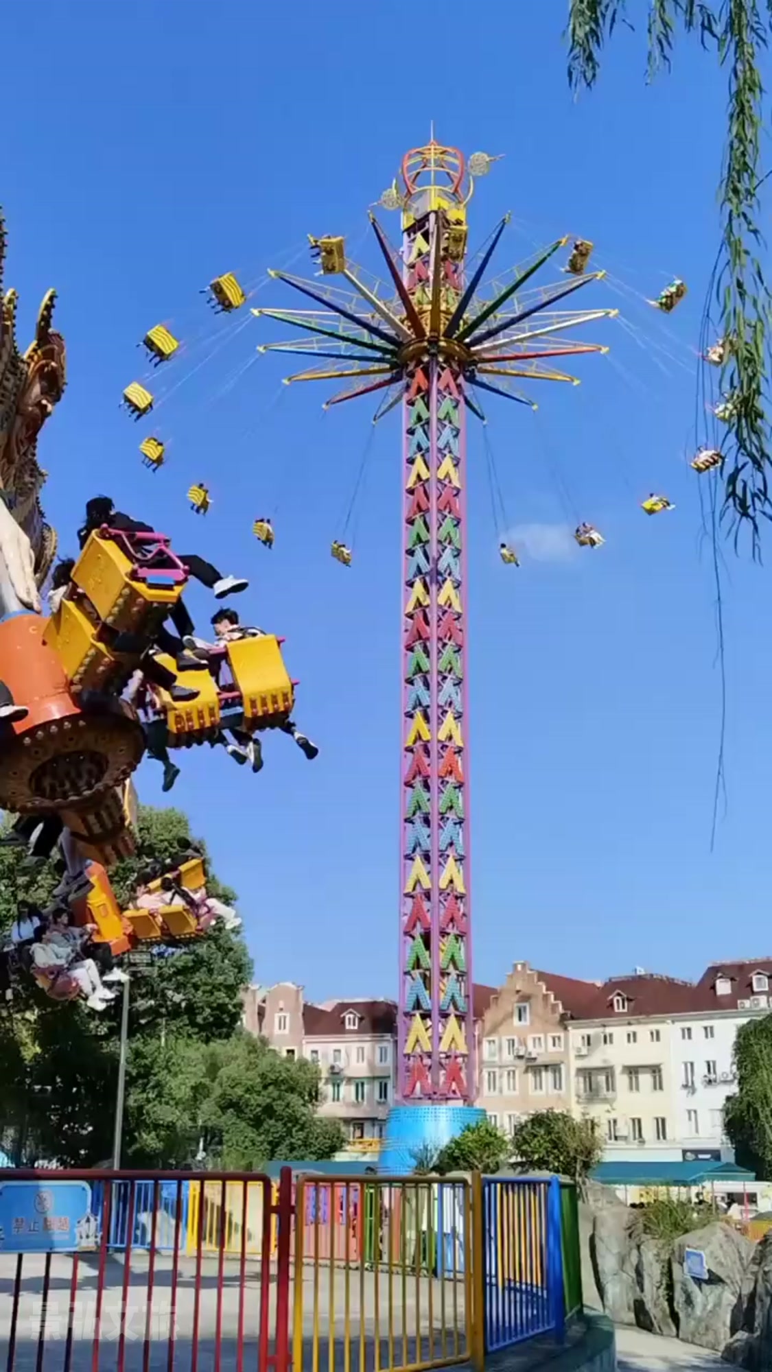 高空飞翔旋转飞椅户外大型游乐设备