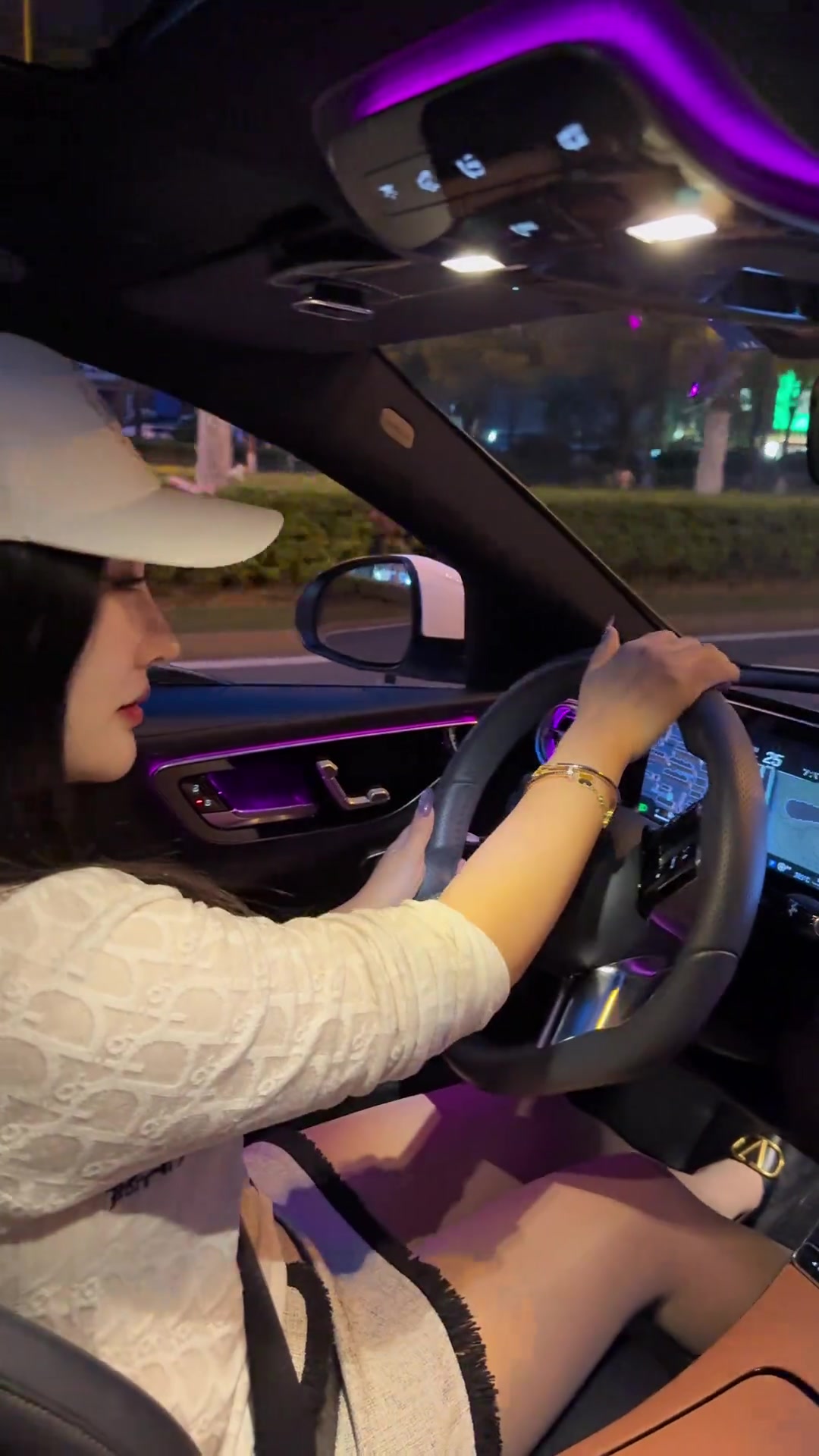 驾驶梅赛德斯c260l,感受柏林之声dj,体验纯粹驾驶乐趣