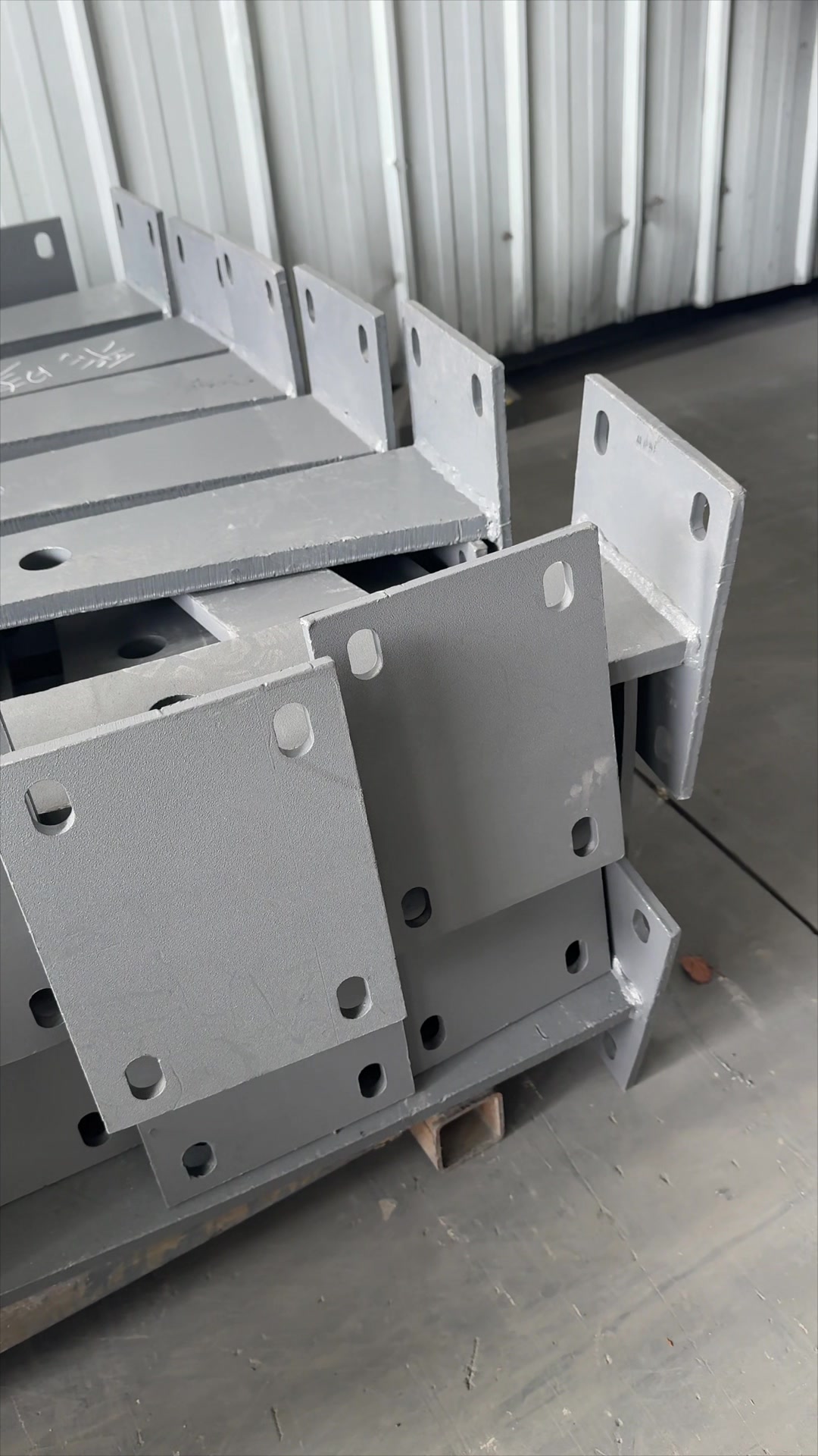 钢管立柱 是怎么组装的