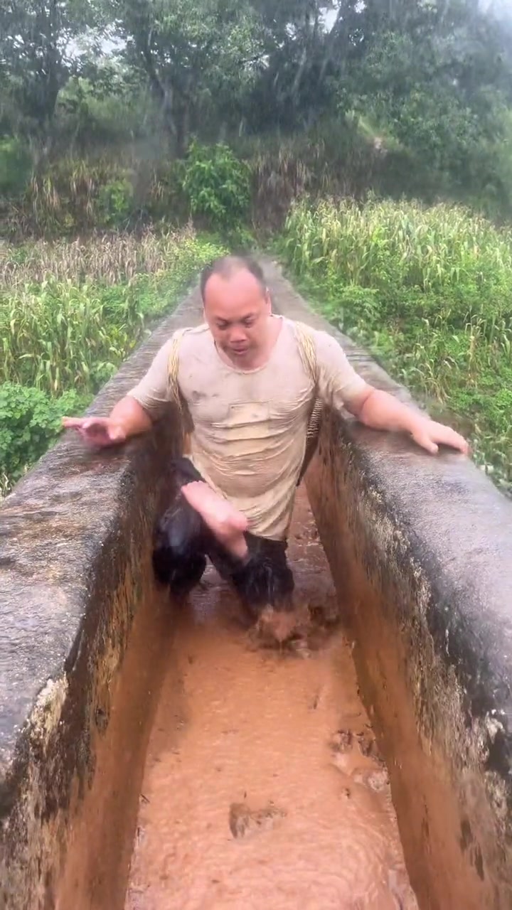 突然而来的雨,下的措手不及