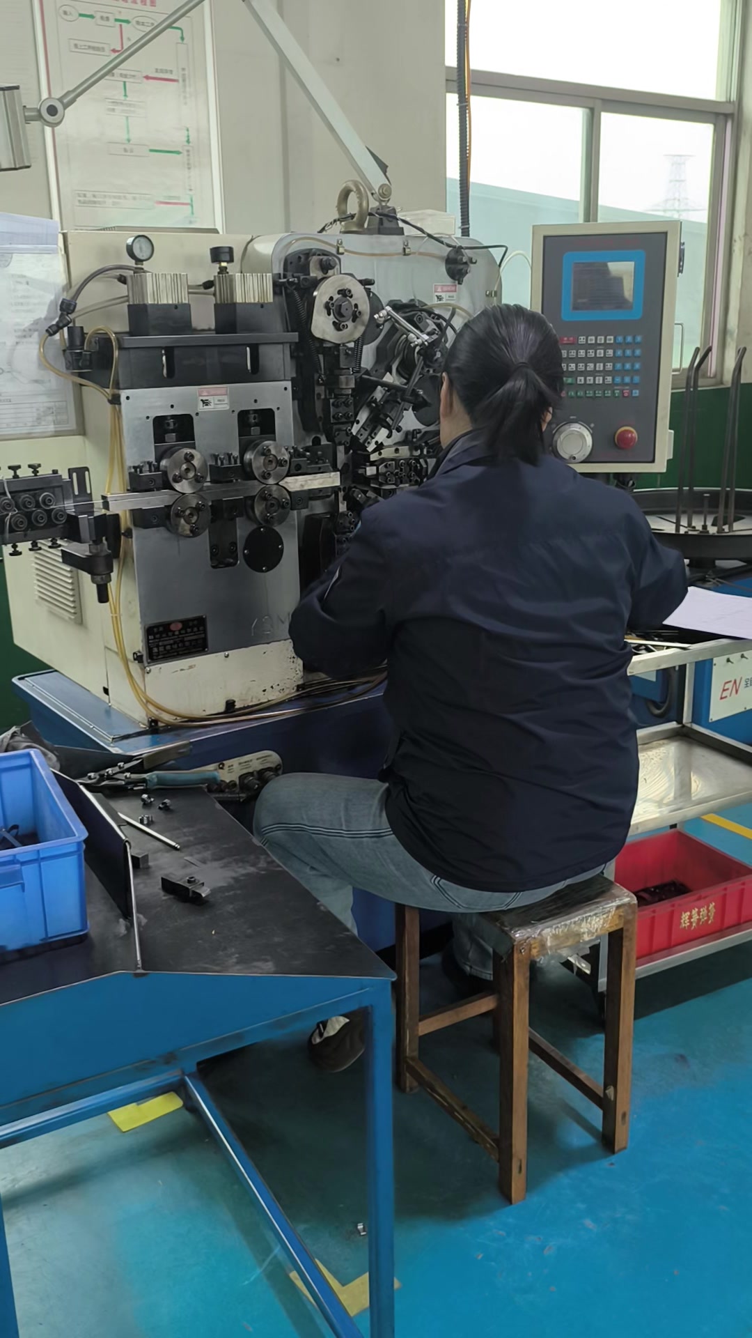 涡卷弹簧制作车间