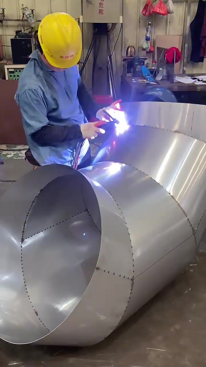 探究白铁风管在现代建筑中的应用与发展