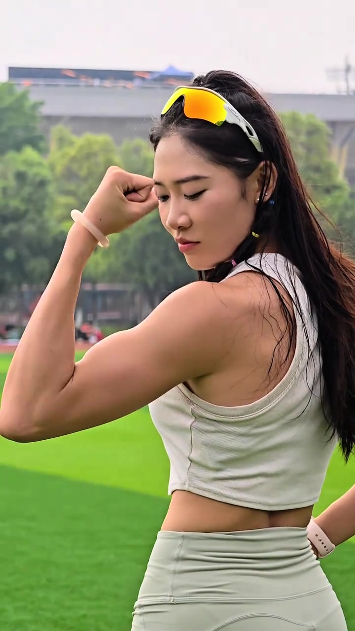 强壮女人的一期热身视频