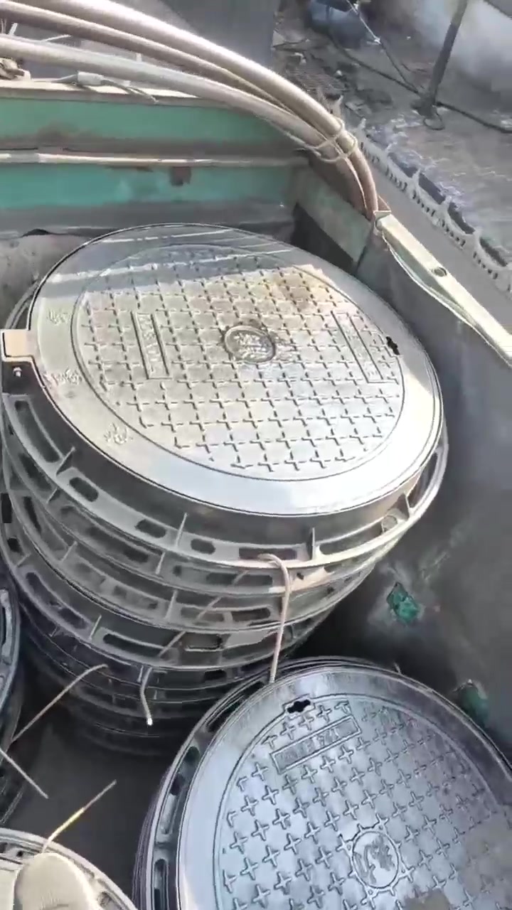 球墨铸铁 污水井盖 消防井盖 热力井盖 装车