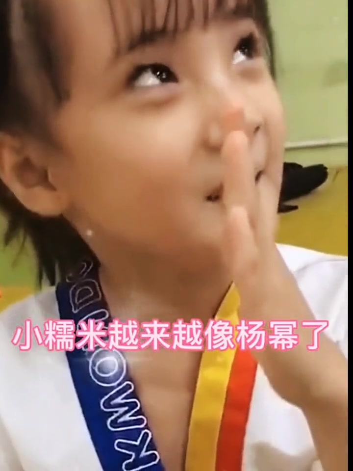 小糯米已长大也太像妈妈杨幂了