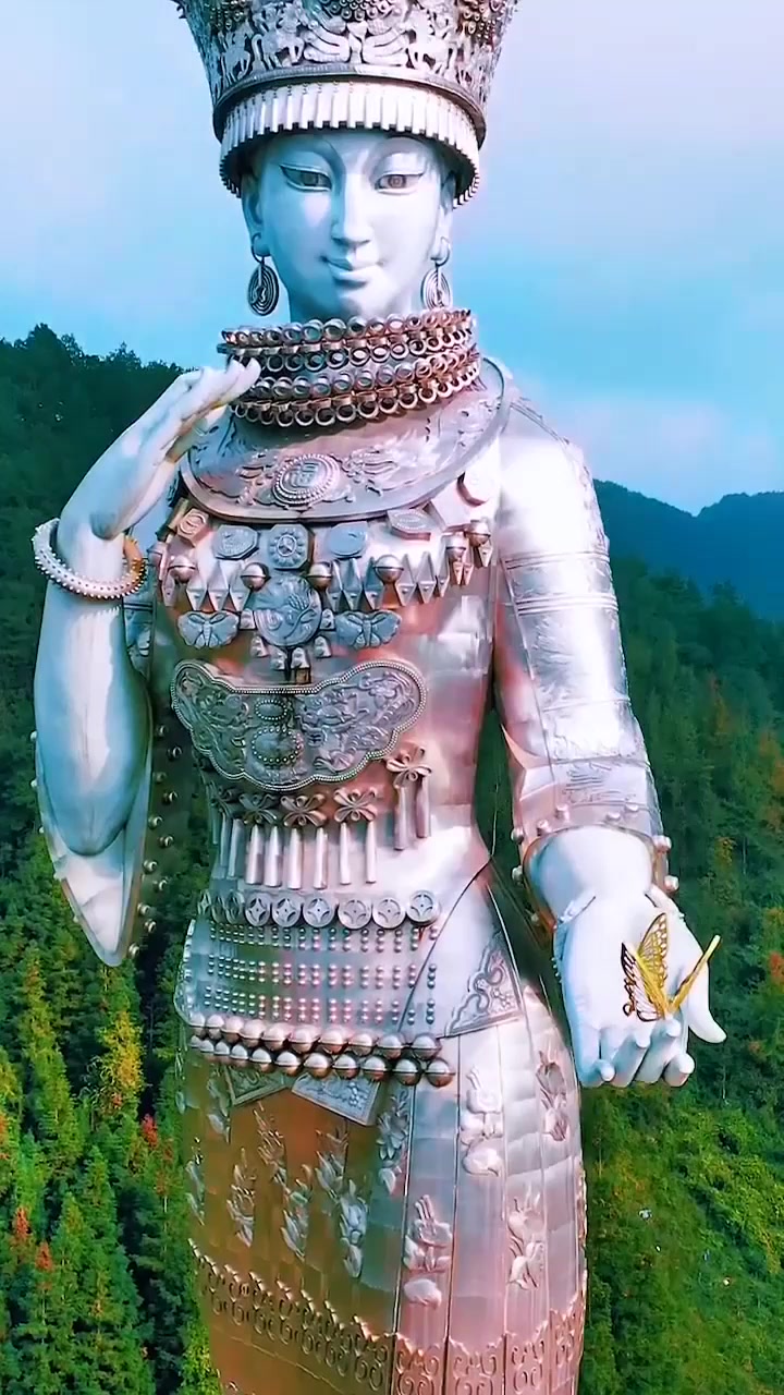 夏日旅游,黔东南剑河仰阿莎雕像,是世界上最大的女神雕像,高8