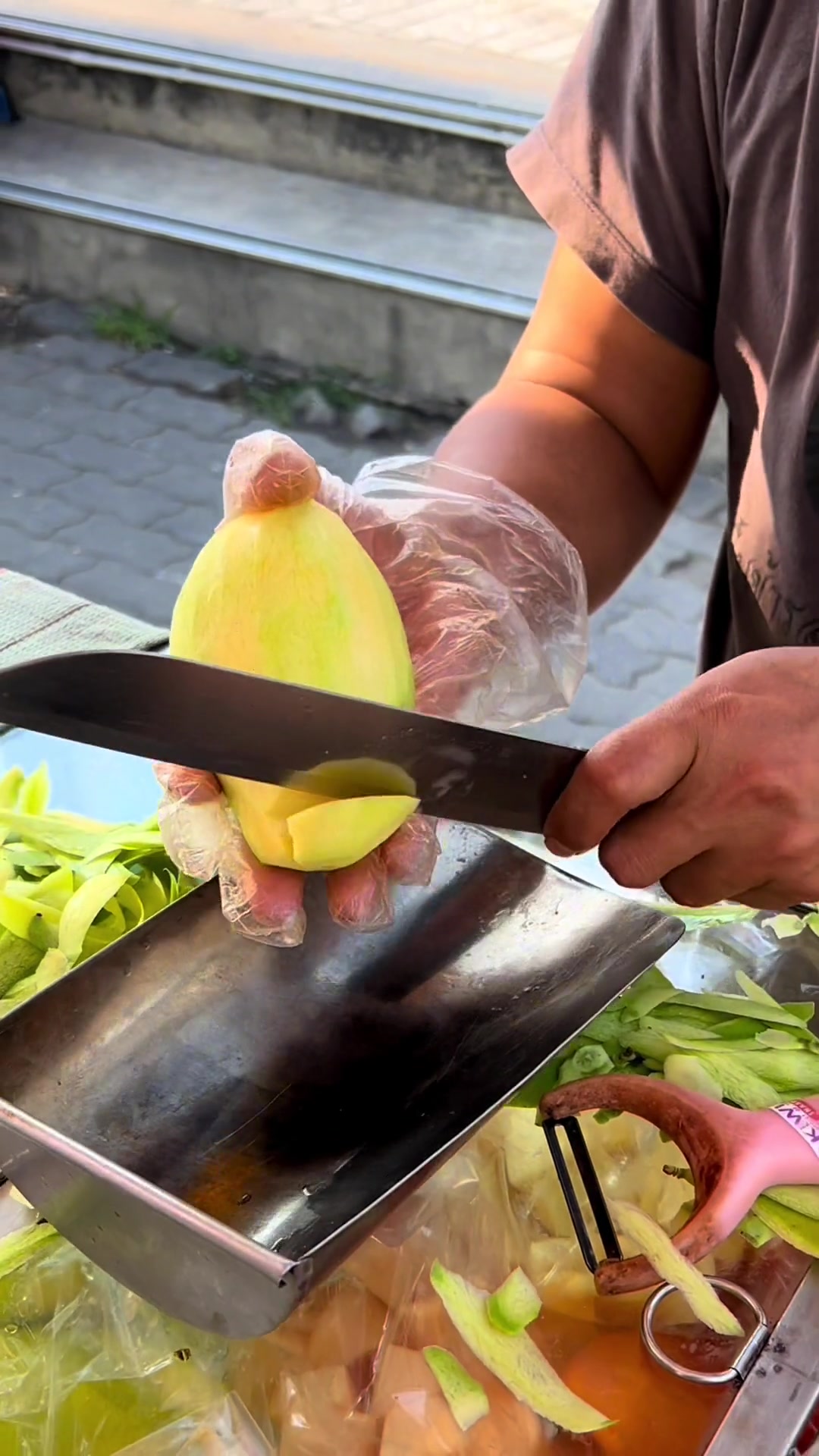 泰国路边摊水果小推车