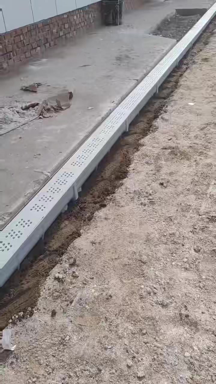 玻璃钢排水沟安装现场