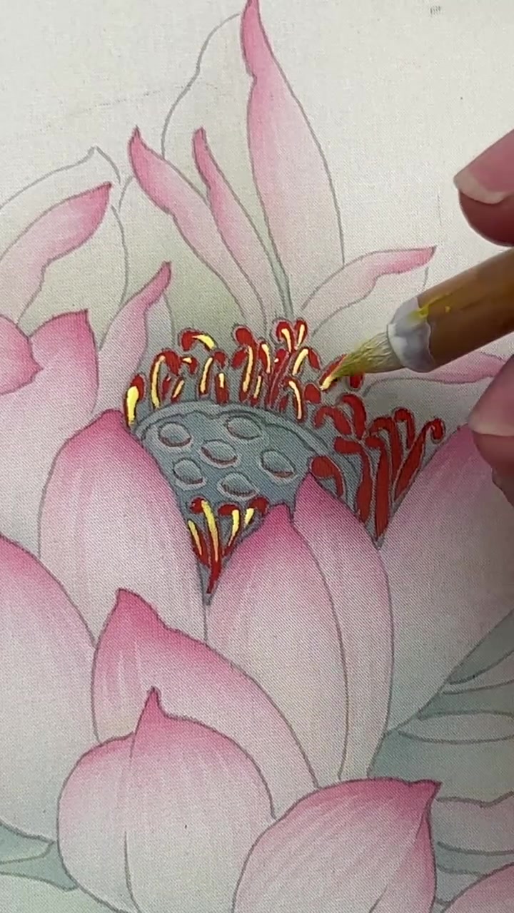 工笔荷花画完点蕊,这个点蕊只是一种方法,不是所有的荷花都适合这样点