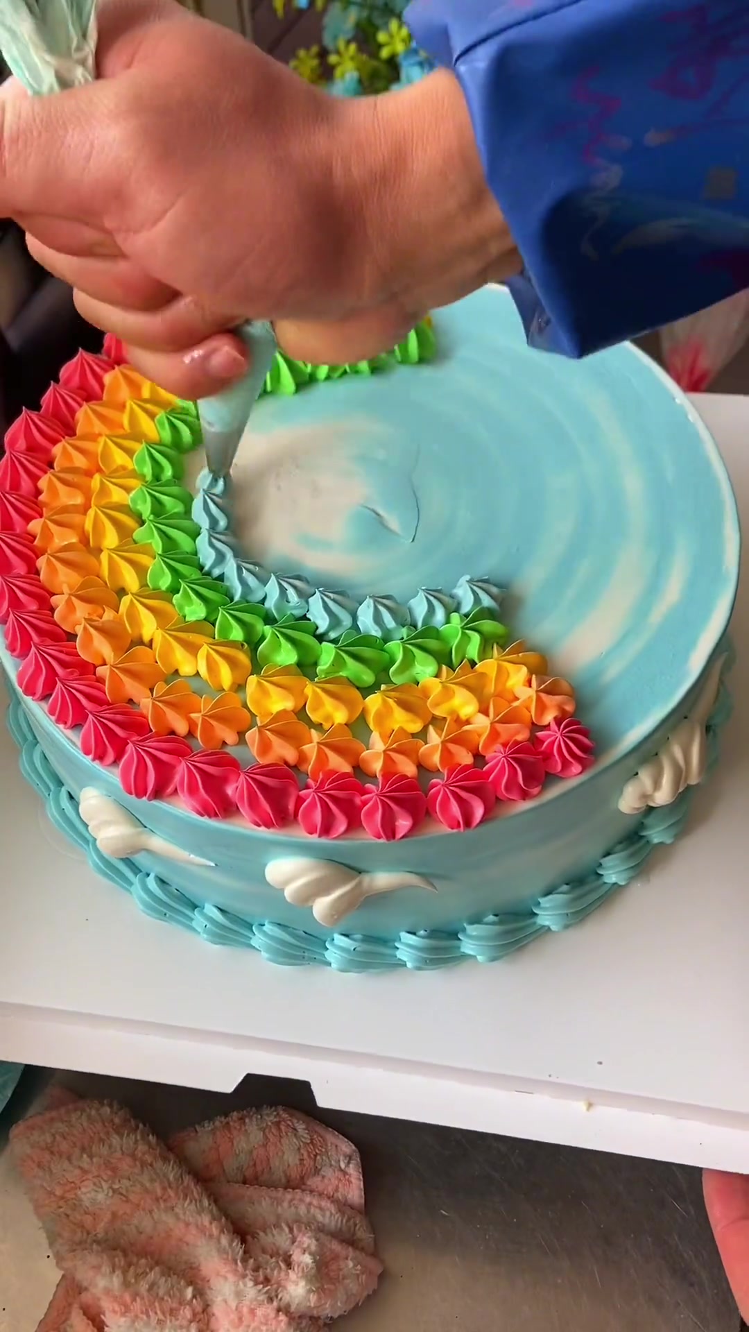 6岁小孩过生日,6寸彩虹蛋糕怎么样?